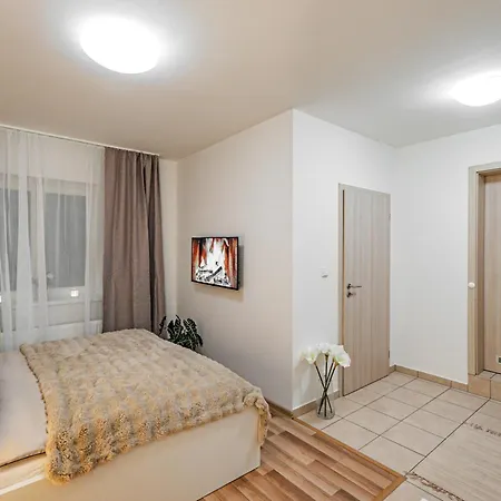 Karlsbad Apartments Exterior photo