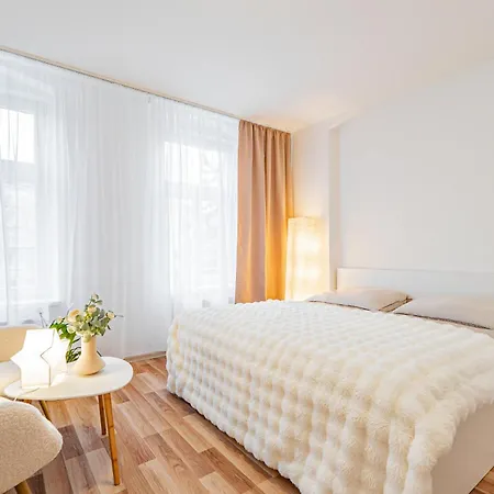 Karlsbad Apartments Exterior photo