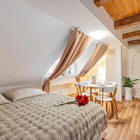 Karlsbad Apartments Exterior photo
