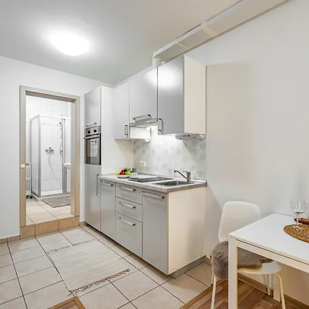 Karlsbad Apartments Exterior photo