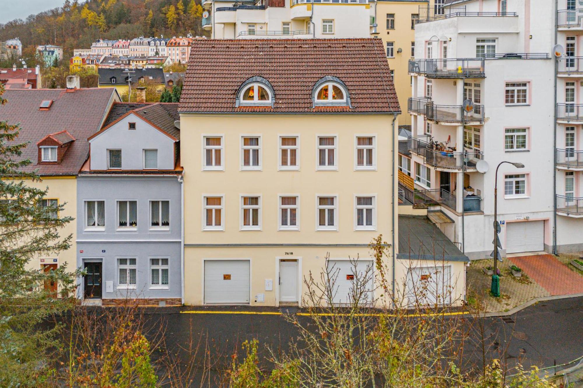 Karlsbad Apartments *